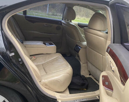 Черный Лексус ЛС, объемом двигателя 4.61 л и пробегом 264 тыс. км за 12000 $, фото 11 на Automoto.ua