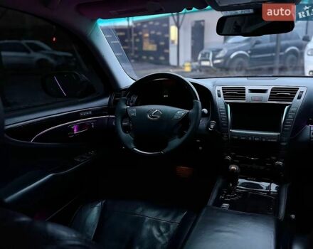 Черный Лексус ЛС, объемом двигателя 4.61 л и пробегом 375 тыс. км за 9100 $, фото 14 на Automoto.ua