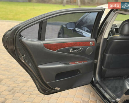 Черный Лексус ЛС, объемом двигателя 4.97 л и пробегом 222 тыс. км за 9900 $, фото 19 на Automoto.ua