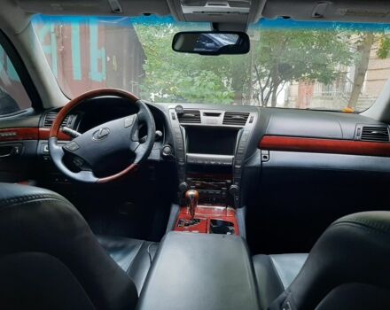 Черный Лексус ЛС, объемом двигателя 5 л и пробегом 229 тыс. км за 10500 $, фото 1 на Automoto.ua