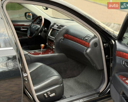 Черный Лексус ЛС, объемом двигателя 4.97 л и пробегом 222 тыс. км за 9900 $, фото 28 на Automoto.ua