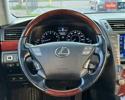 Черный Лексус ЛС, объемом двигателя 4.6 л и пробегом 251 тыс. км за 12500 $, фото 25 на Automoto.ua
