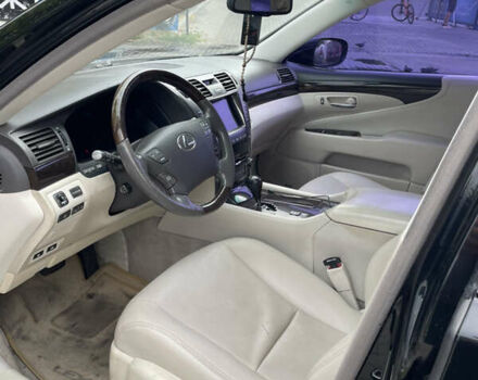 Черный Лексус ЛС, объемом двигателя 4.6 л и пробегом 233 тыс. км за 10500 $, фото 5 на Automoto.ua