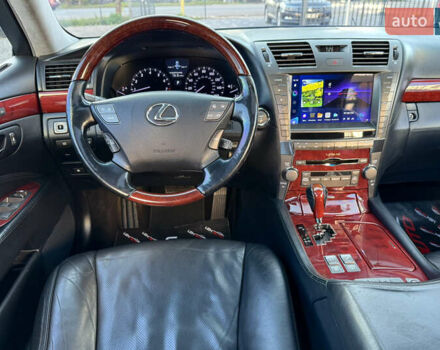 Черный Лексус ЛС, объемом двигателя 4.6 л и пробегом 251 тыс. км за 13500 $, фото 23 на Automoto.ua