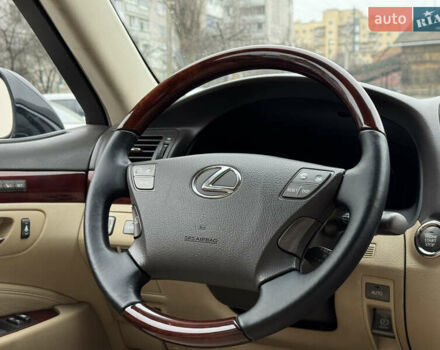 Черный Лексус ЛС, объемом двигателя 4.61 л и пробегом 138 тыс. км за 9999 $, фото 18 на Automoto.ua