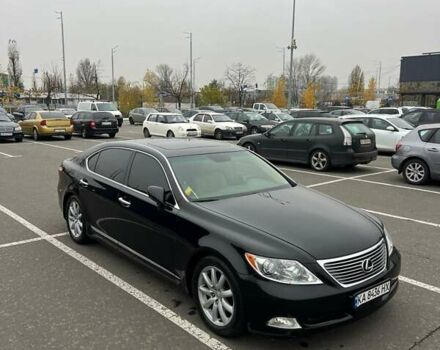 Черный Лексус ЛС, объемом двигателя 4.61 л и пробегом 259 тыс. км за 9507 $, фото 1 на Automoto.ua