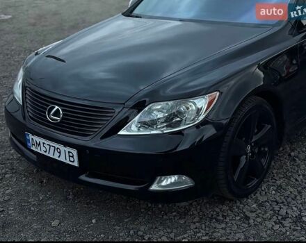 Черный Лексус ЛС, объемом двигателя 4.61 л и пробегом 375 тыс. км за 9100 $, фото 4 на Automoto.ua