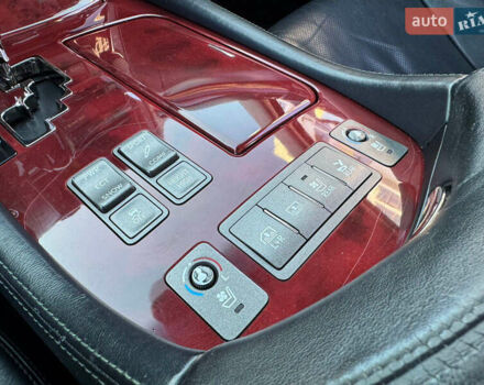 Чорний Лексус ЛС, об'ємом двигуна 4.6 л та пробігом 245 тис. км за 12700 $, фото 30 на Automoto.ua