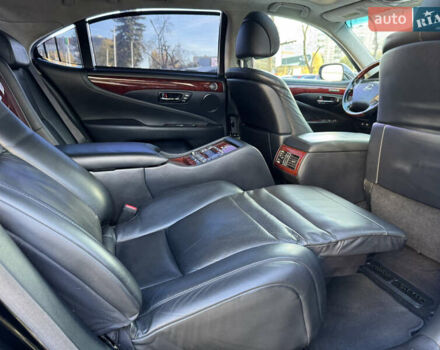 Черный Лексус ЛС, объемом двигателя 4.6 л и пробегом 251 тыс. км за 13500 $, фото 39 на Automoto.ua
