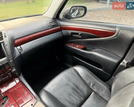 Черный Лексус ЛС, объемом двигателя 4.97 л и пробегом 222 тыс. км за 9900 $, фото 33 на Automoto.ua