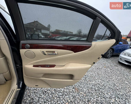 Черный Лексус ЛС, объемом двигателя 4.61 л и пробегом 138 тыс. км за 9999 $, фото 23 на Automoto.ua