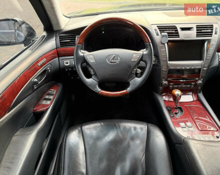 Черный Лексус ЛС, объемом двигателя 4.97 л и пробегом 222 тыс. км за 9900 $, фото 32 на Automoto.ua
