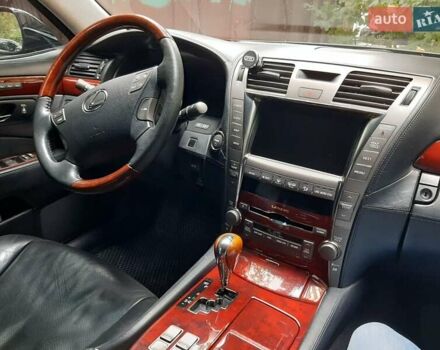 Черный Лексус ЛС, объемом двигателя 4.97 л и пробегом 229 тыс. км за 10800 $, фото 25 на Automoto.ua