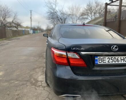 Черный Лексус ЛС, объемом двигателя 4.6 л и пробегом 300 тыс. км за 16000 $, фото 4 на Automoto.ua