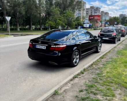 Черный Лексус ЛС, объемом двигателя 4.6 л и пробегом 310 тыс. км за 9000 $, фото 4 на Automoto.ua