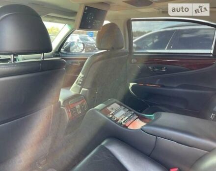 Чорний Лексус ЛС, об'ємом двигуна 4.6 л та пробігом 141 тис. км за 16000 $, фото 10 на Automoto.ua