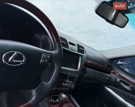 Черный Лексус ЛС, объемом двигателя 4.61 л и пробегом 312 тыс. км за 6300 $, фото 29 на Automoto.ua