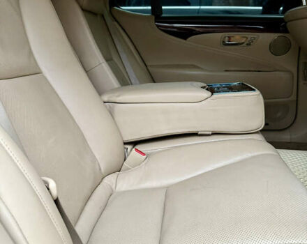 Чорний Лексус ЛС, об'ємом двигуна 4.61 л та пробігом 228 тис. км за 12300 $, фото 14 на Automoto.ua