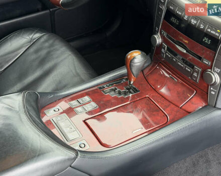 Черный Лексус ЛС, объемом двигателя 4.6 л и пробегом 277 тыс. км за 14999 $, фото 40 на Automoto.ua