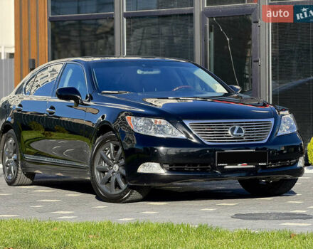 Черный Лексус ЛС, объемом двигателя 4.6 л и пробегом 251 тыс. км за 13500 $, фото 2 на Automoto.ua