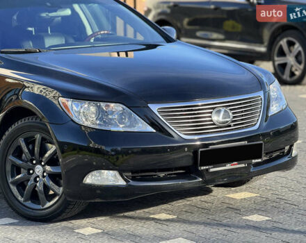 Черный Лексус ЛС, объемом двигателя 4.6 л и пробегом 251 тыс. км за 12500 $, фото 9 на Automoto.ua