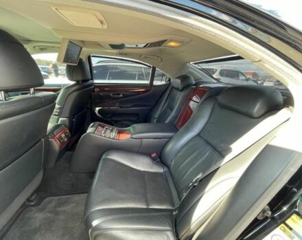 Черный Лексус ЛС, объемом двигателя 4.6 л и пробегом 142 тыс. км за 16000 $, фото 10 на Automoto.ua