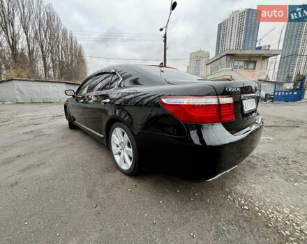 Черный Лексус ЛС, объемом двигателя 4.97 л и пробегом 210 тыс. км за 16500 $, фото 4 на Automoto.ua