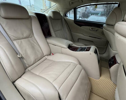 Черный Лексус ЛС, объемом двигателя 4.61 л и пробегом 138 тыс. км за 9999 $, фото 19 на Automoto.ua