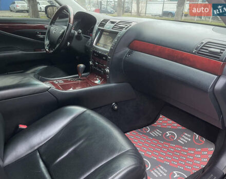 Черный Лексус ЛС, объемом двигателя 4.61 л и пробегом 235 тыс. км за 11999 $, фото 33 на Automoto.ua