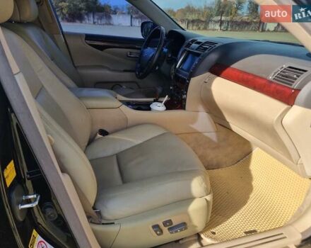 Черный Лексус ЛС, объемом двигателя 4.61 л и пробегом 246 тыс. км за 11500 $, фото 8 на Automoto.ua