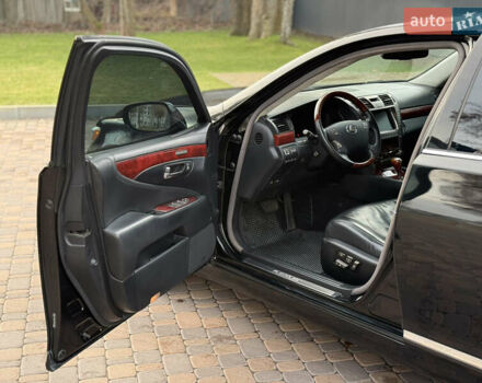 Черный Лексус ЛС, объемом двигателя 4.97 л и пробегом 222 тыс. км за 9900 $, фото 15 на Automoto.ua