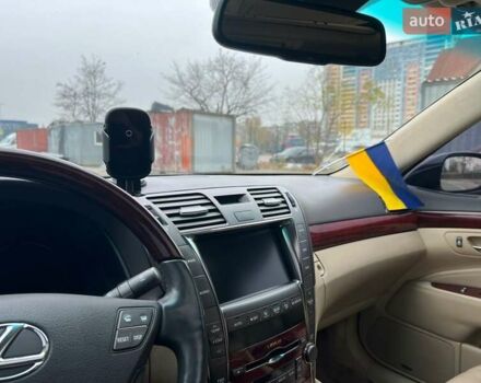 Черный Лексус ЛС, объемом двигателя 4.61 л и пробегом 259 тыс. км за 9507 $, фото 14 на Automoto.ua