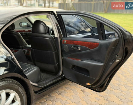 Черный Лексус ЛС, объемом двигателя 4.97 л и пробегом 222 тыс. км за 9900 $, фото 24 на Automoto.ua