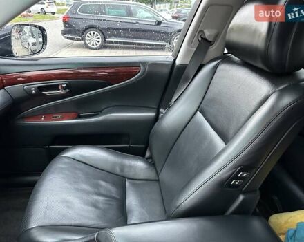 Чорний Лексус ЛС, об'ємом двигуна 4.61 л та пробігом 229 тис. км за 11500 $, фото 22 на Automoto.ua