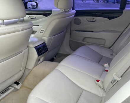 Черный Лексус ЛС, объемом двигателя 4.6 л и пробегом 233 тыс. км за 10500 $, фото 6 на Automoto.ua