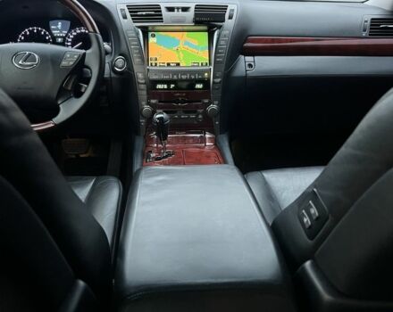 Черный Лексус ЛС, объемом двигателя 4.6 л и пробегом 230 тыс. км за 13800 $, фото 20 на Automoto.ua