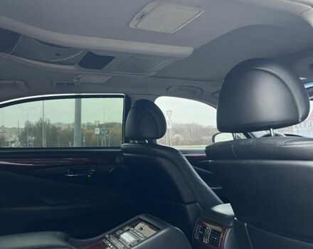 Черный Лексус ЛС, объемом двигателя 4.6 л и пробегом 230 тыс. км за 13800 $, фото 19 на Automoto.ua