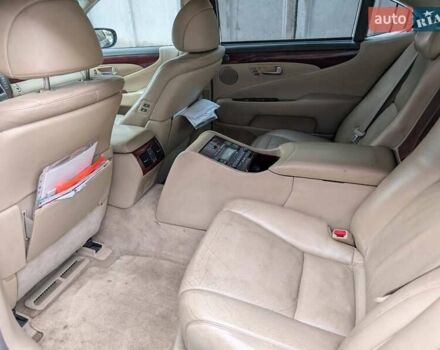 Чорний Лексус ЛС, об'ємом двигуна 4.61 л та пробігом 312 тис. км за 12000 $, фото 17 на Automoto.ua