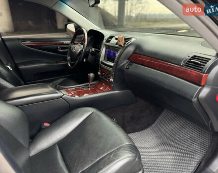Черный Лексус ЛС, объемом двигателя 4.61 л и пробегом 320 тыс. км за 14500 $, фото 53 на Automoto.ua