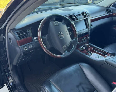 Черный Лексус ЛС, объемом двигателя 4.6 л и пробегом 215 тыс. км за 12400 $, фото 12 на Automoto.ua