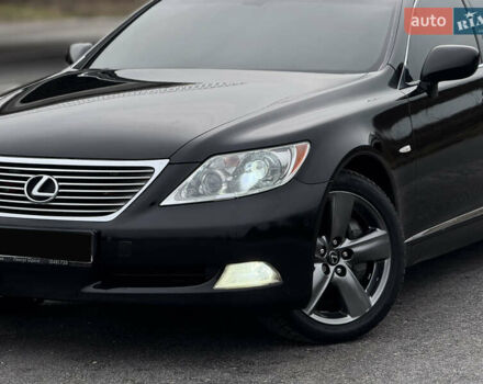 Черный Лексус ЛС, объемом двигателя 4.61 л и пробегом 320 тыс. км за 14500 $, фото 1 на Automoto.ua