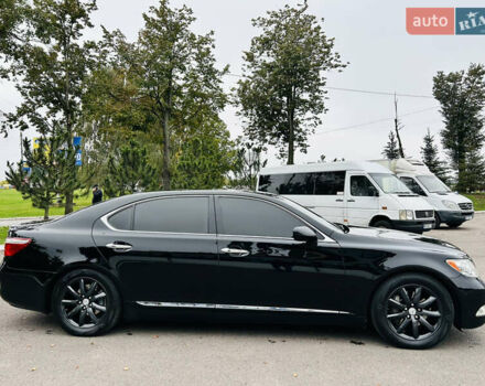 Черный Лексус ЛС, объемом двигателя 4.61 л и пробегом 200 тыс. км за 13900 $, фото 5 на Automoto.ua
