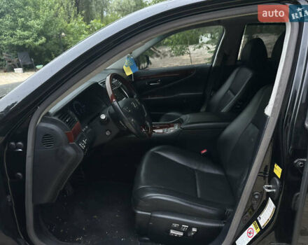 Черный Лексус ЛС, объемом двигателя 5 л и пробегом 142 тыс. км за 16900 $, фото 30 на Automoto.ua