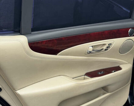 Черный Лексус ЛС, объемом двигателя 4.6 л и пробегом 192 тыс. км за 13500 $, фото 25 на Automoto.ua