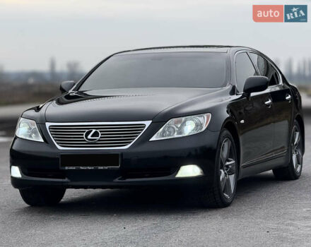 Черный Лексус ЛС, объемом двигателя 4.61 л и пробегом 320 тыс. км за 14500 $, фото 4 на Automoto.ua