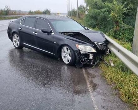 Черный Лексус ЛС, объемом двигателя 4.61 л и пробегом 195 тыс. км за 5000 $, фото 5 на Automoto.ua