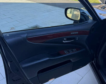 Черный Лексус ЛС, объемом двигателя 4.6 л и пробегом 215 тыс. км за 12400 $, фото 11 на Automoto.ua