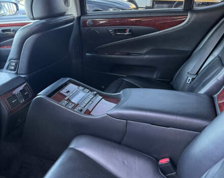 Черный Лексус ЛС, объемом двигателя 4.6 л и пробегом 215 тыс. км за 12400 $, фото 15 на Automoto.ua