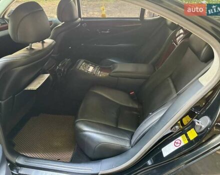 Черный Лексус ЛС, объемом двигателя 4.61 л и пробегом 181 тыс. км за 15000 $, фото 3 на Automoto.ua