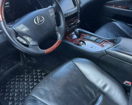 Чорний Лексус ЛС, об'ємом двигуна 4.61 л та пробігом 220 тис. км за 14500 $, фото 25 на Automoto.ua